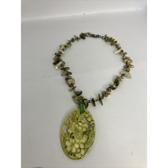 Mother Of Pearl Green Asian Bird Themed Adjustable Choker - Picture 6 of 8